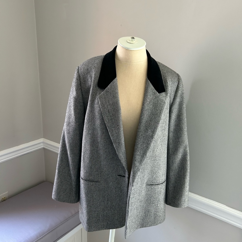 Vintage Black and white Velvet collar houndstooth blazer